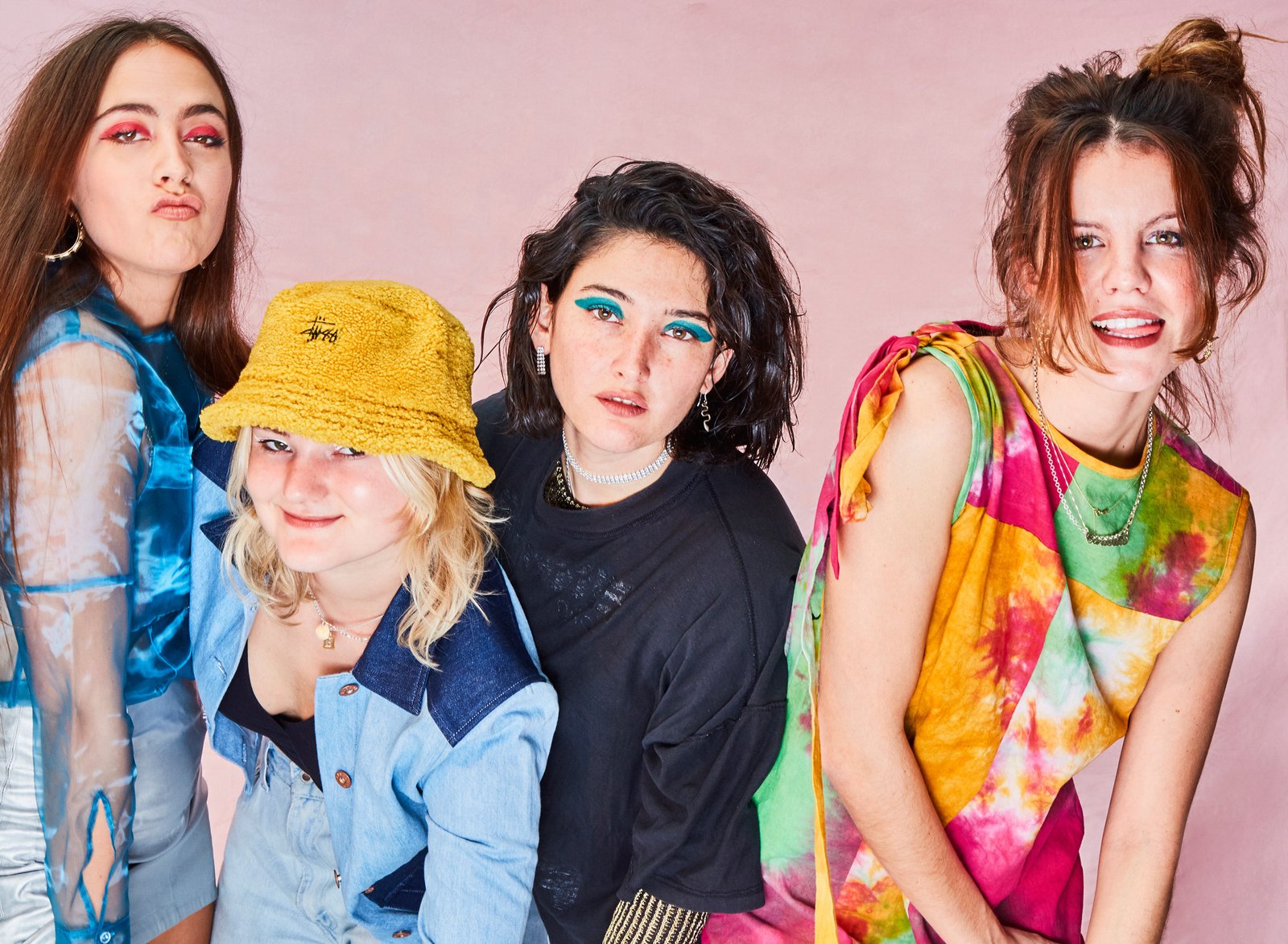 Hinds – “The Prettiest Curse”