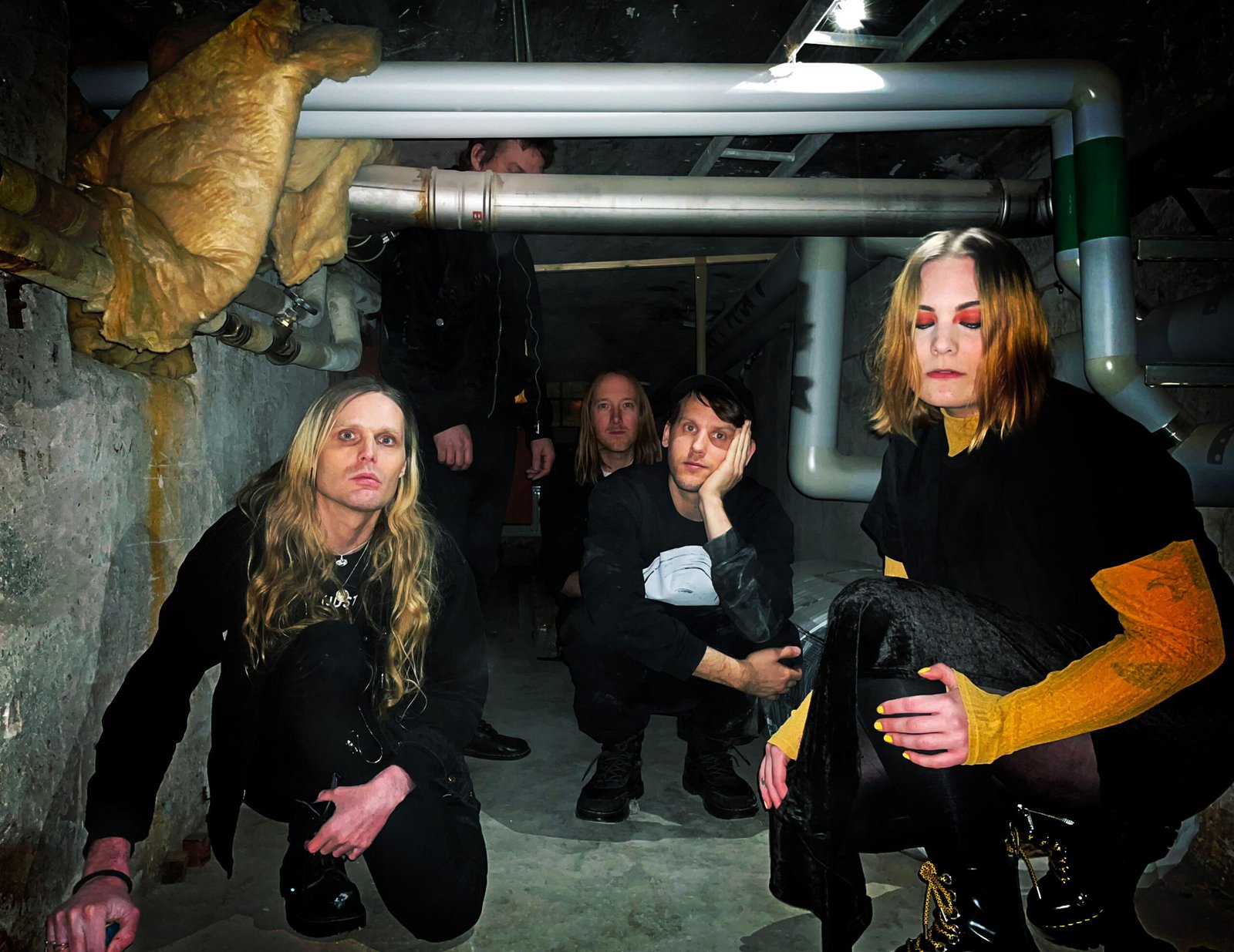 “Transcend” to the Mystical Ethers with Swedish Psych Post-Punk Outfit Știu Nu Știu’s Newest Single