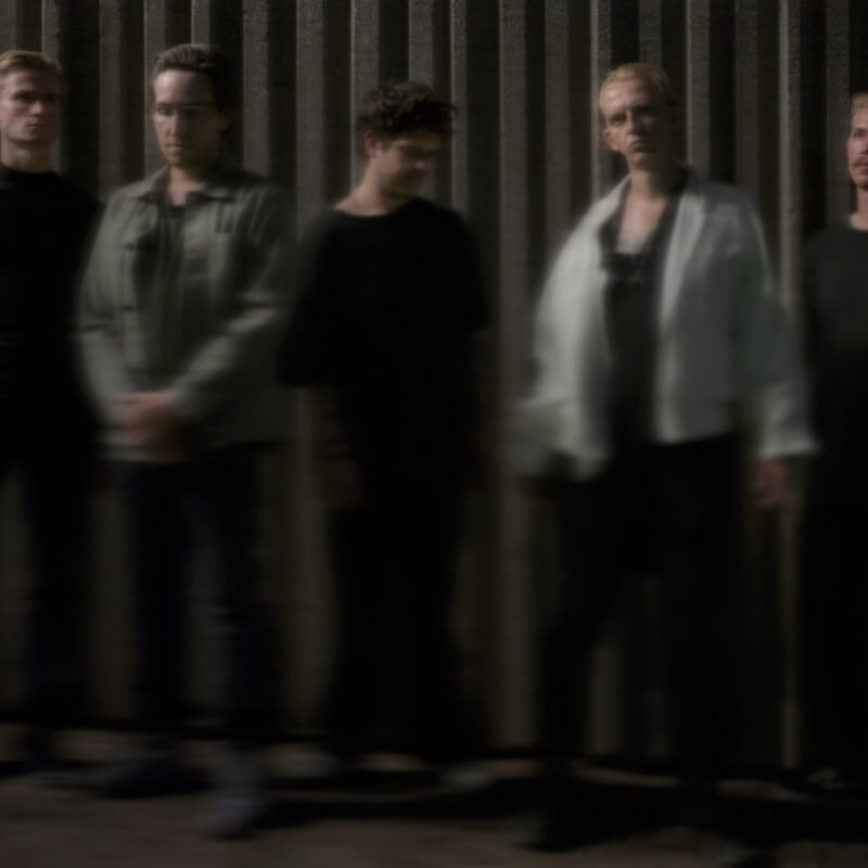 Aldrig band photo