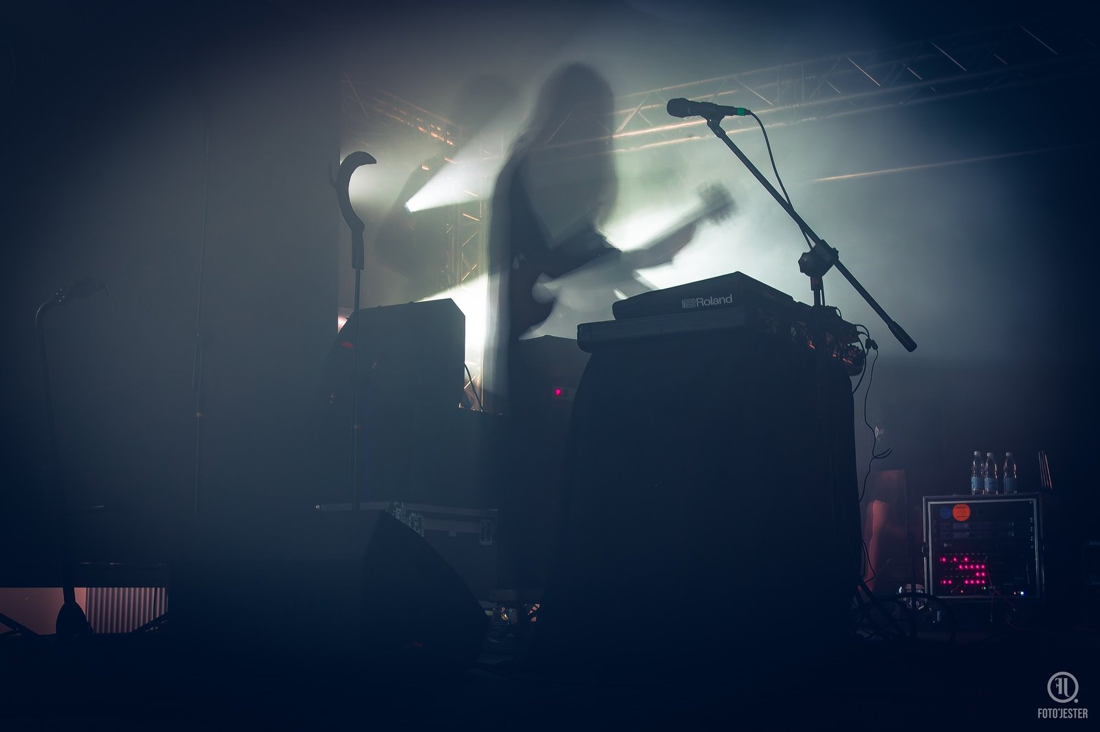 Mütterlein – “Amidst the Flames, May Our Organs Resound”